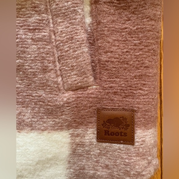 Roots Wool Shacket - Picture 6 of 10